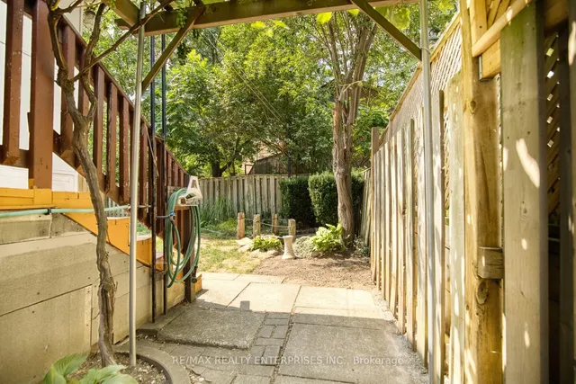 Additional image 33 of 75 Lakecrest Tr