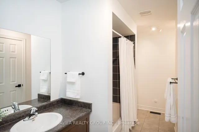 Additional image 39 of 319 Bessborough Dr