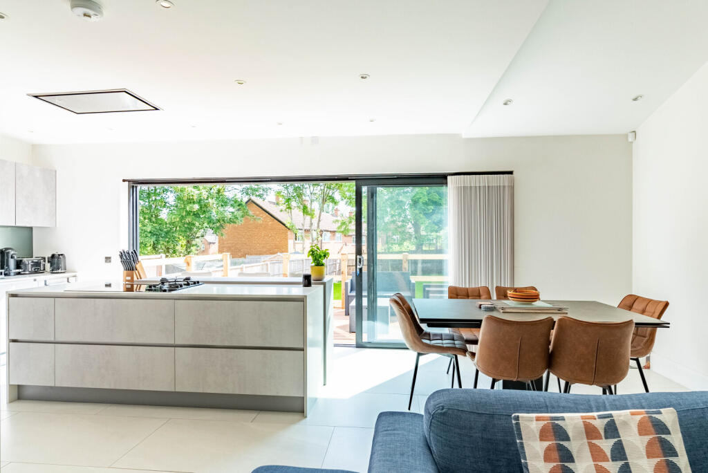 Additional image 4 of Tavistock Avenue, St. Albans, Hertfordshire, AL1