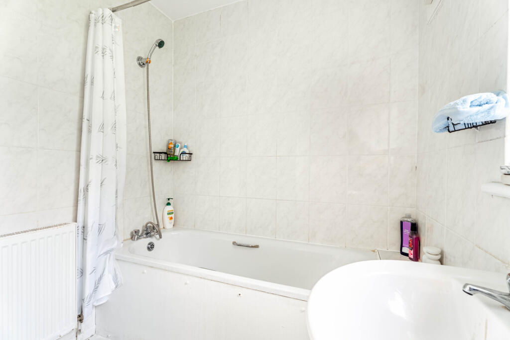 Additional image 11 of Roundfield Avenue, Harpenden, Hertfordshire, AL5