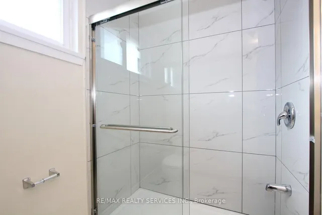 Additional image 24 of 32 Sanford Cres