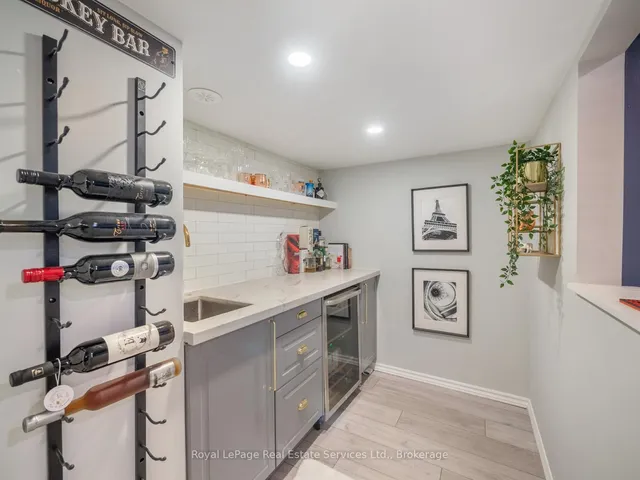 Additional image 39 of 431 Athabasca Common