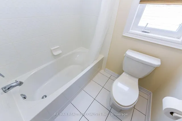 Additional image 24 of 27 Glacier Rd