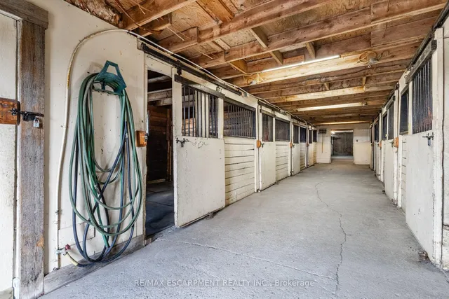 Additional image 44 of 2276 Binbrook Rd