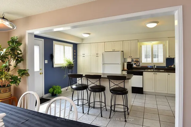 Additional image 12 of 4002 Jarvis Cres