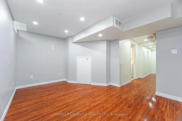 Additional image 36 of 4 Vauxhall Cres