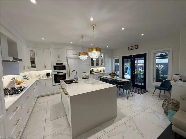 Additional image 10 of 11 Donatello Crt