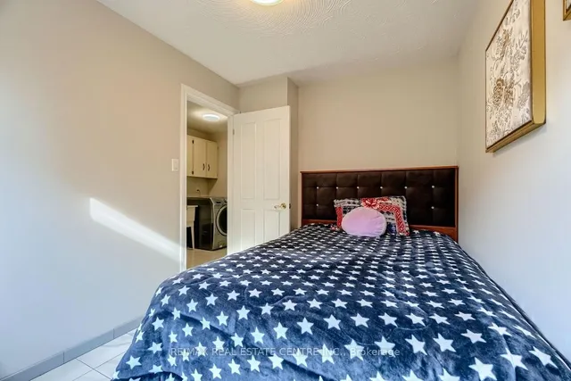 Additional image 17 of 16 Vogue Crt