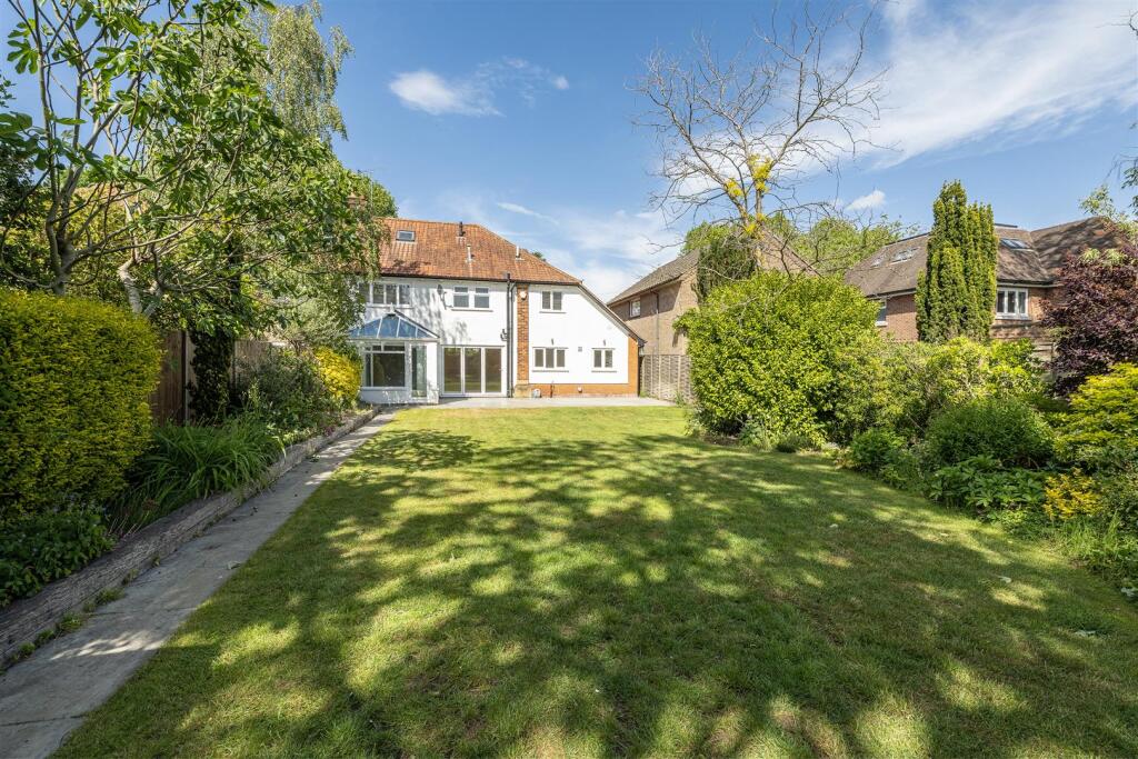 Additional image 11 of Roundwood Park, Harpenden