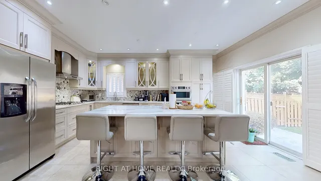 Additional image 16 of 588 Warhol Way