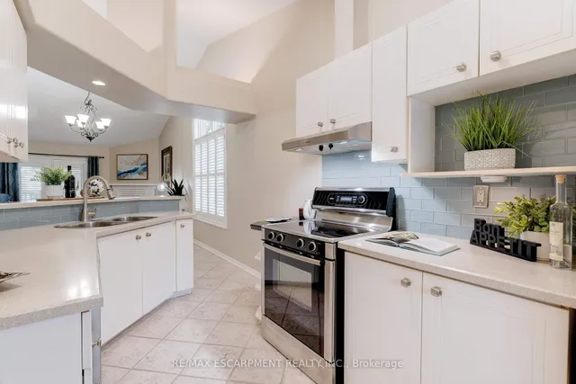 Additional image 7 of 2774 King St Unit 10