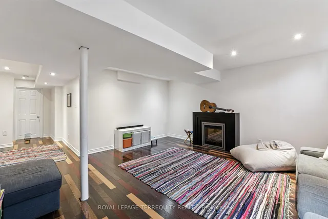 Additional image 40 of 1117 Riddell Cres