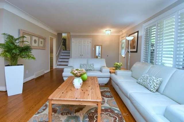 Additional image 8 of 4131 Lorraine Cres