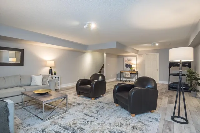 Additional image 36 of 315 Bessborough Dr