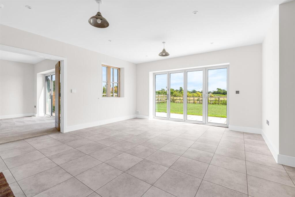 Additional image 40 of Rabley Heath Road, Welwyn