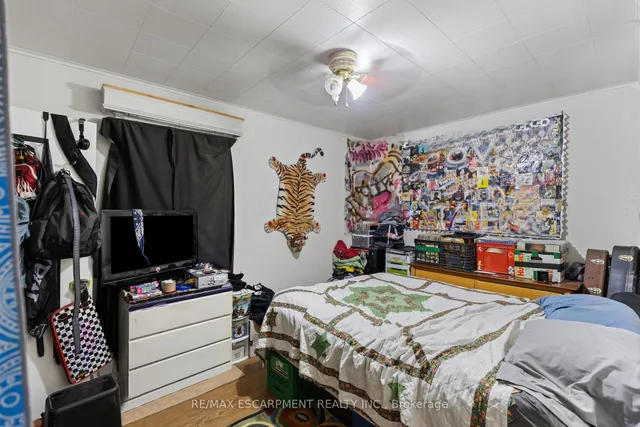 Additional image 18 of 14 Norway Ave