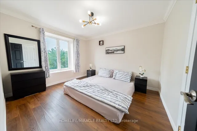 Additional image 31 of 1548 Westminster Pl