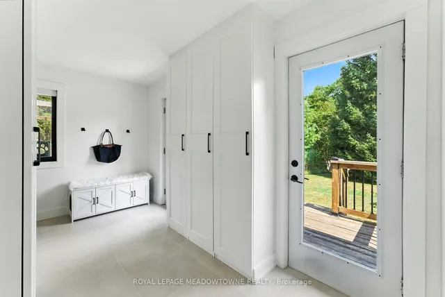 Additional image 29 of 18 Vanstraalen St