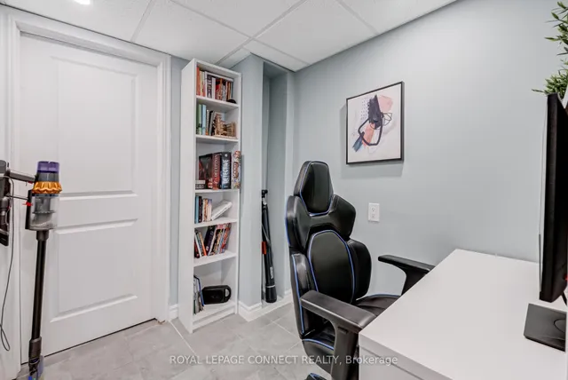 Additional image 6 of 223 Woodley Cres