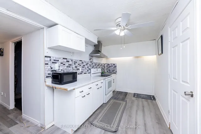 Additional image 39 of 1306 Guelph Line Unit Unit 3