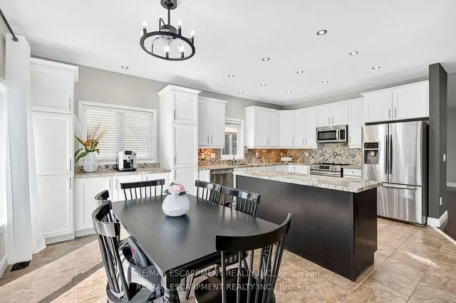 Additional image 10 of 4223 Fuller Cres