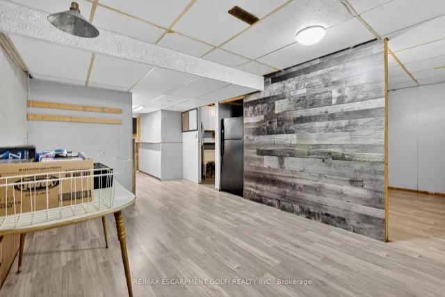 Additional image 26 of 59 Queenslea Dr Unit 7