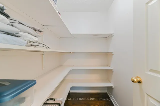 Additional image 11 of 68 Robarts Dr