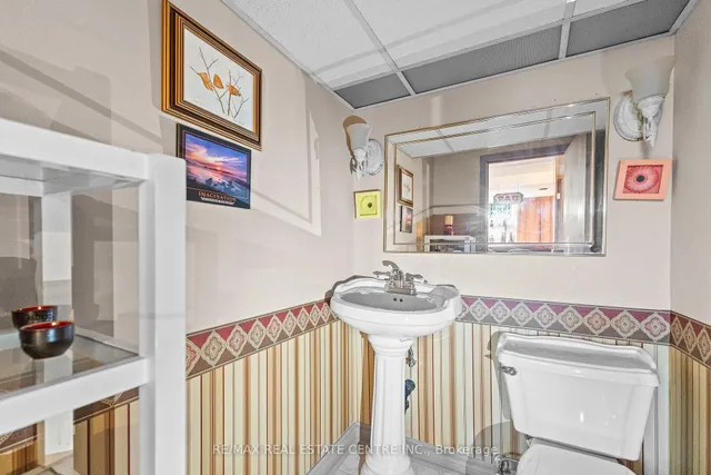 Additional image 34 of 48 Marblehead Cres