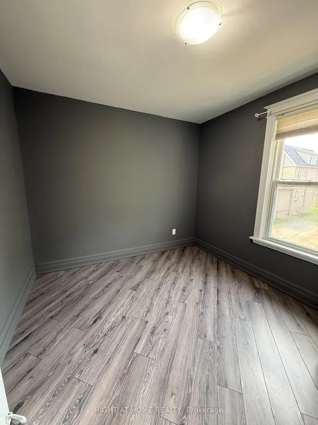 Additional image 29 of 50 Somerset Ave