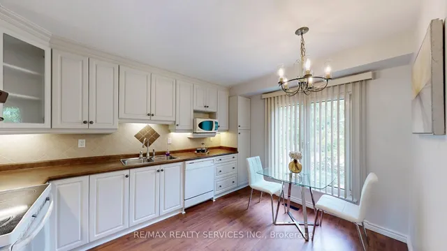 Additional image 17 of 27 Glenforest Rd
