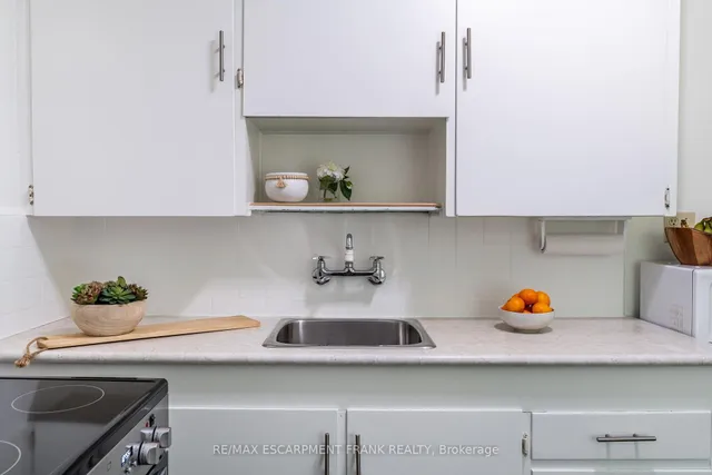 Additional image 23 of 218 East 27th St