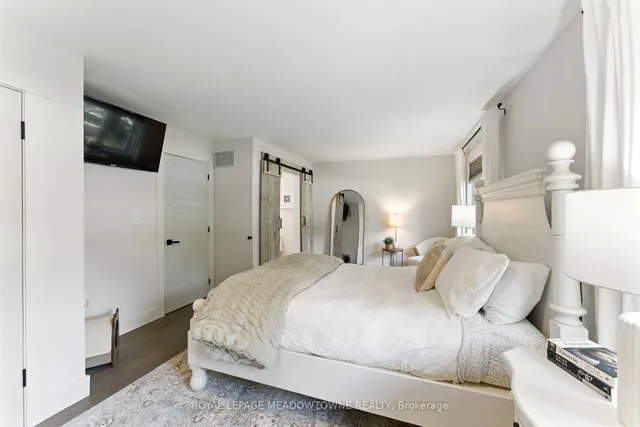 Additional image 20 of 18 Vanstraalen St