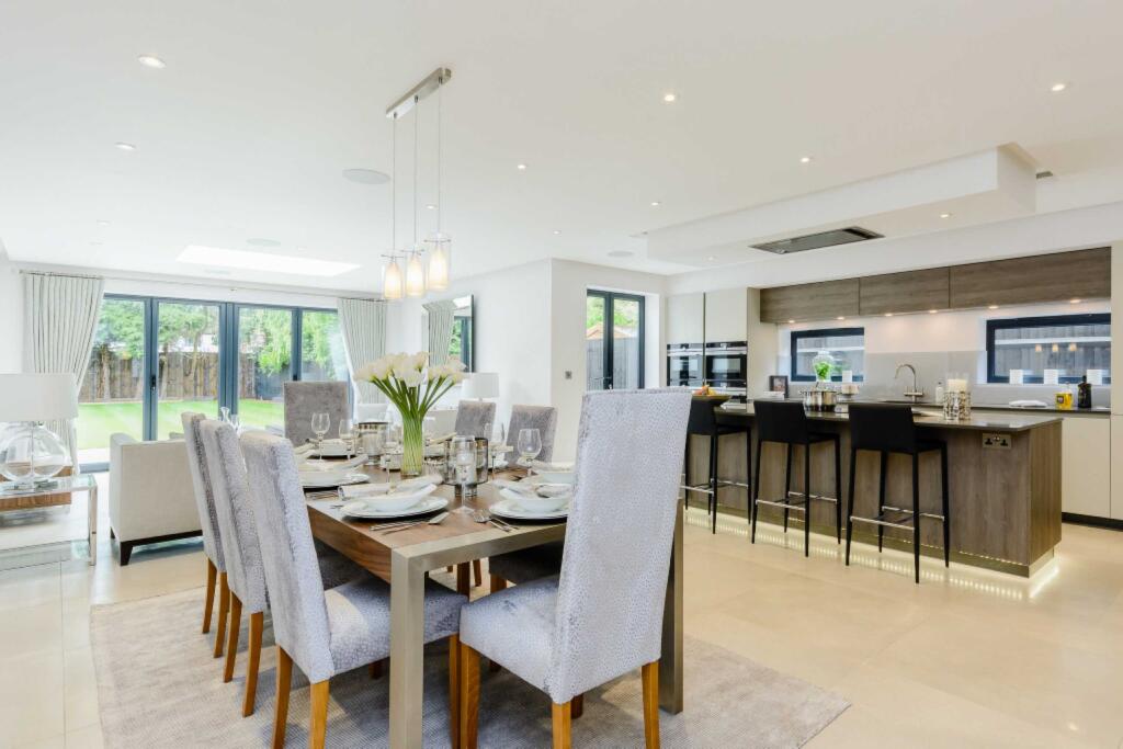 Additional image 13 of Upland Drive, Brookmans Park, Hertfordshire, AL9