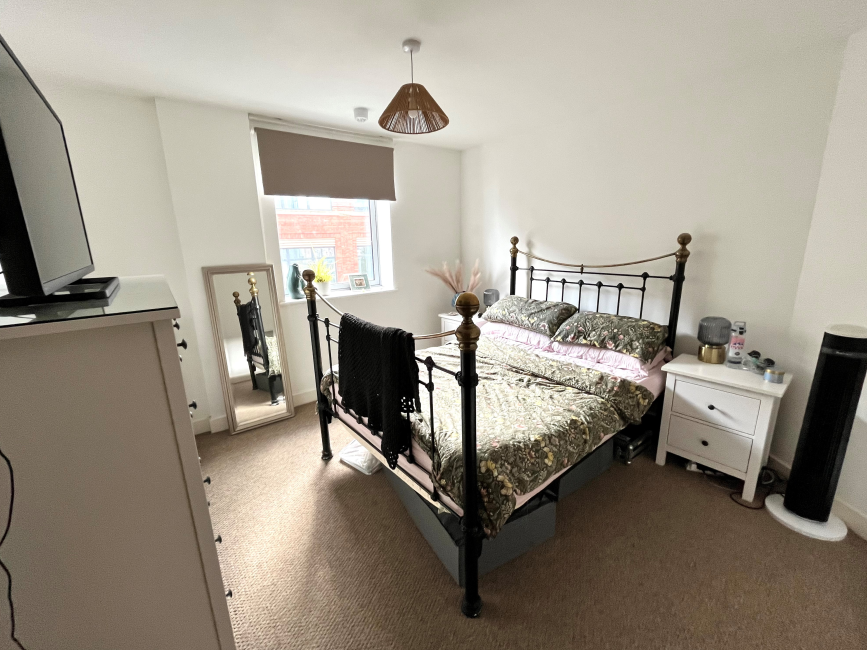 Additional image 4 of Quartz