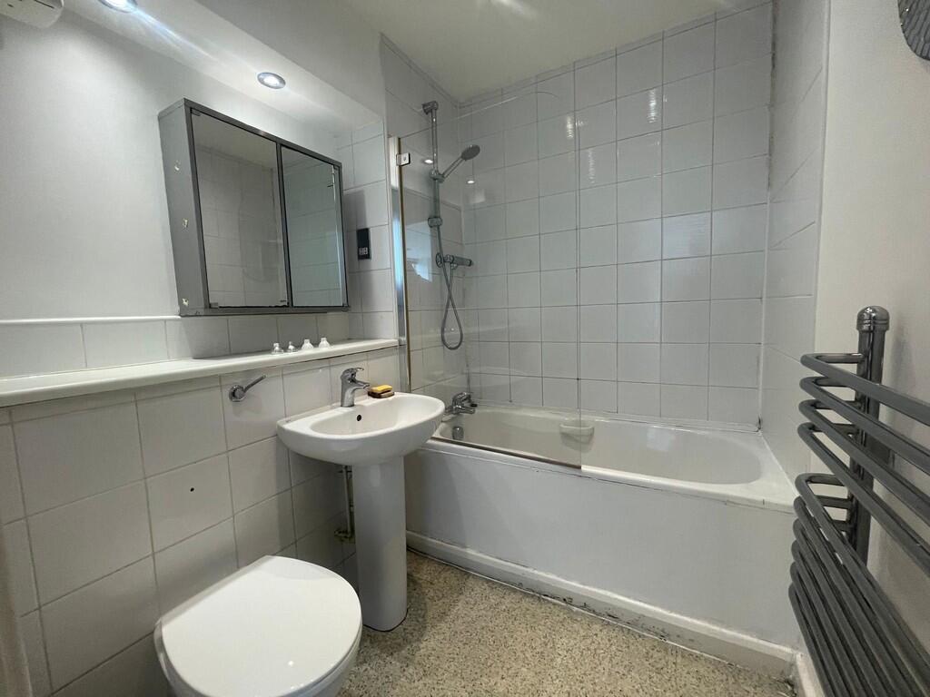 Additional image 11 of Suffolk Street Queensway