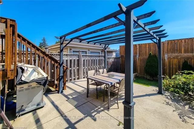 Additional image 27 of 85 Charleswood Cres