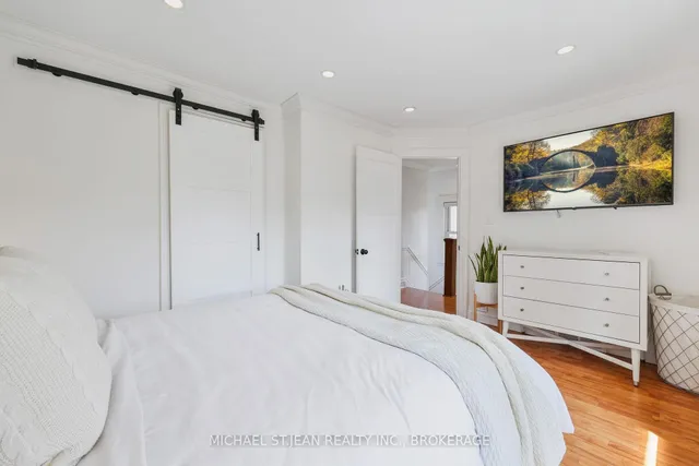 Additional image 25 of 32 Mountain Park Ave