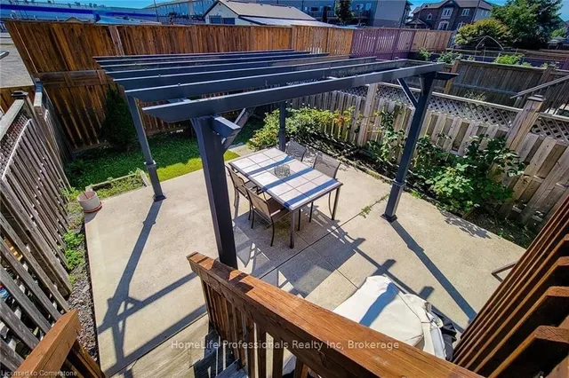 Additional image 28 of 85 Charleswood Cres