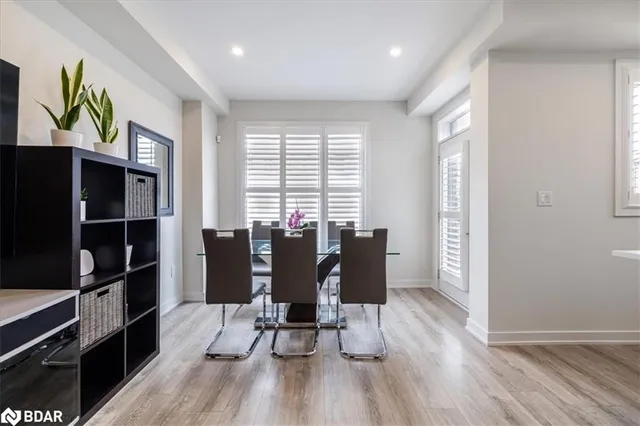 Additional image 14 of 590 North Service Rd Unit 113