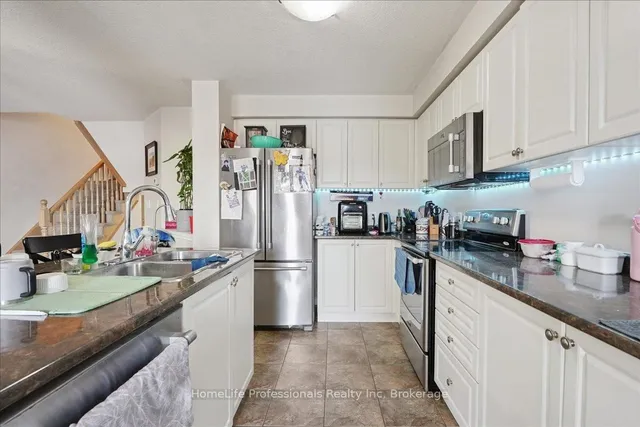 Additional image 11 of 85 Charleswood Cres