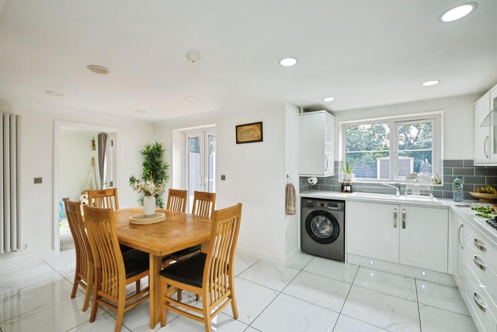 Additional image 19 of Scholars Close, Birmingham