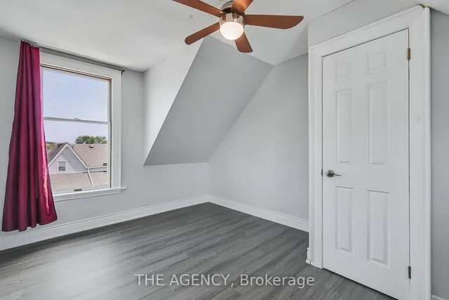 Additional image 24 of 704 Roxborough Ave