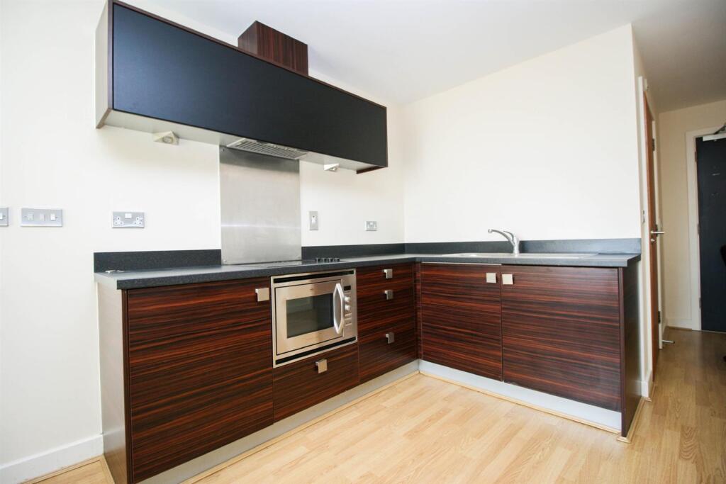 Additional image 4 of Sinope, 58 Sherborne Street