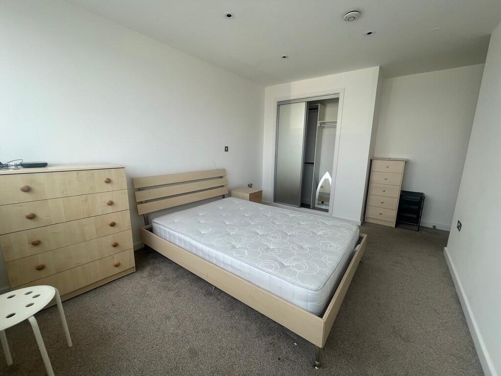 Additional image 4 of Suffolk Street Queensway