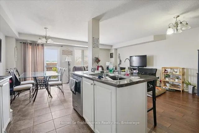 Additional image 12 of 85 Charleswood Cres