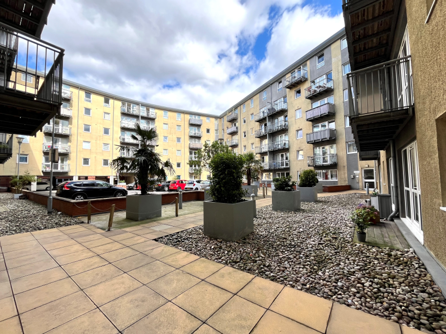 Additional image 6 of Quartz