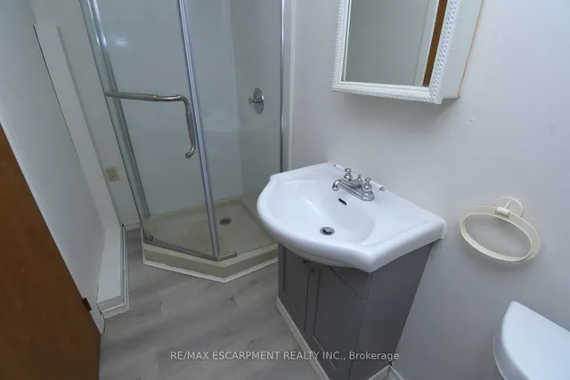 Additional image 30 of 136 Glen Rd