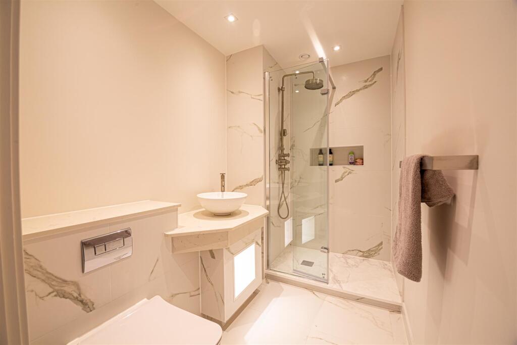 Additional image 6 of 2 Bedroom Penthouse, Waterfront Walk, Birmingham