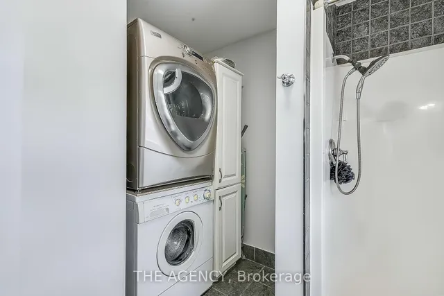 Additional image 16 of 704 Roxborough Ave