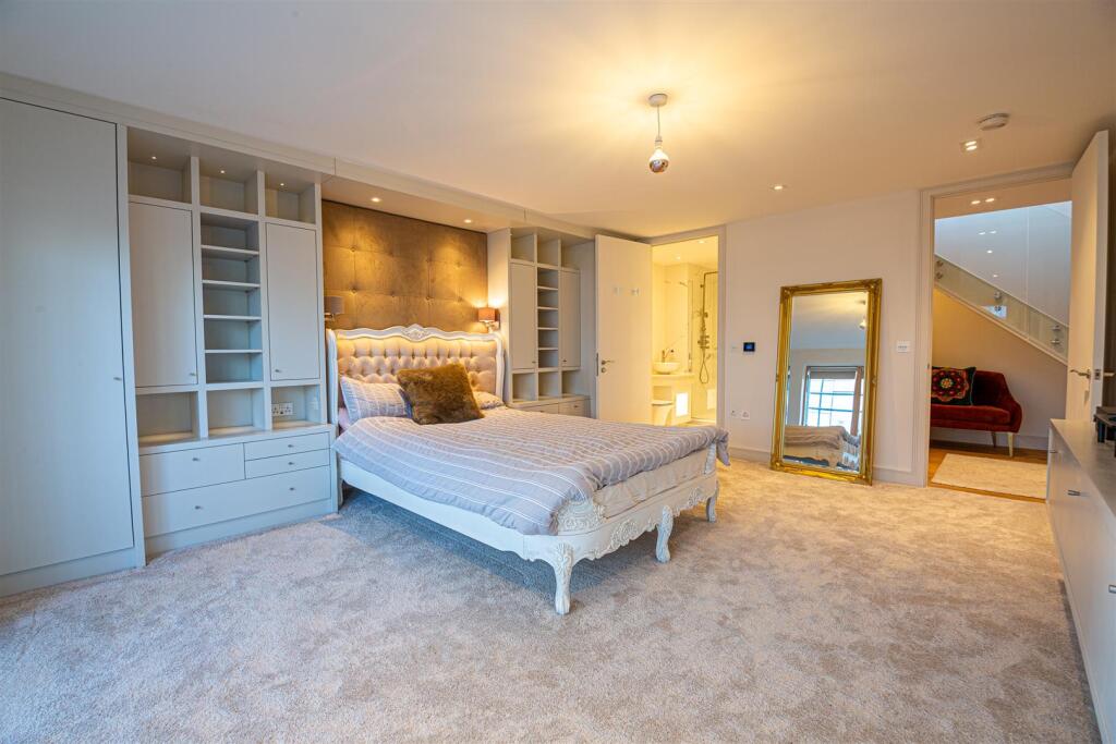 Additional image 5 of 2 Bedroom Penthouse, Waterfront Walk, Birmingham